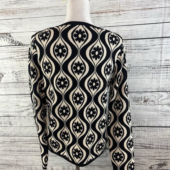 Cyrus Pullover Sweater Top size Medium Black Ivory Floral Motif Stretch Career - Picture 9 of 10